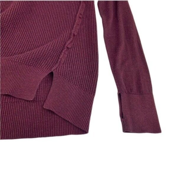 Lululemon VNeck Ribbed Purple Knit Sweater with Thumbholes Waffle Knit - Picture 4 of 7